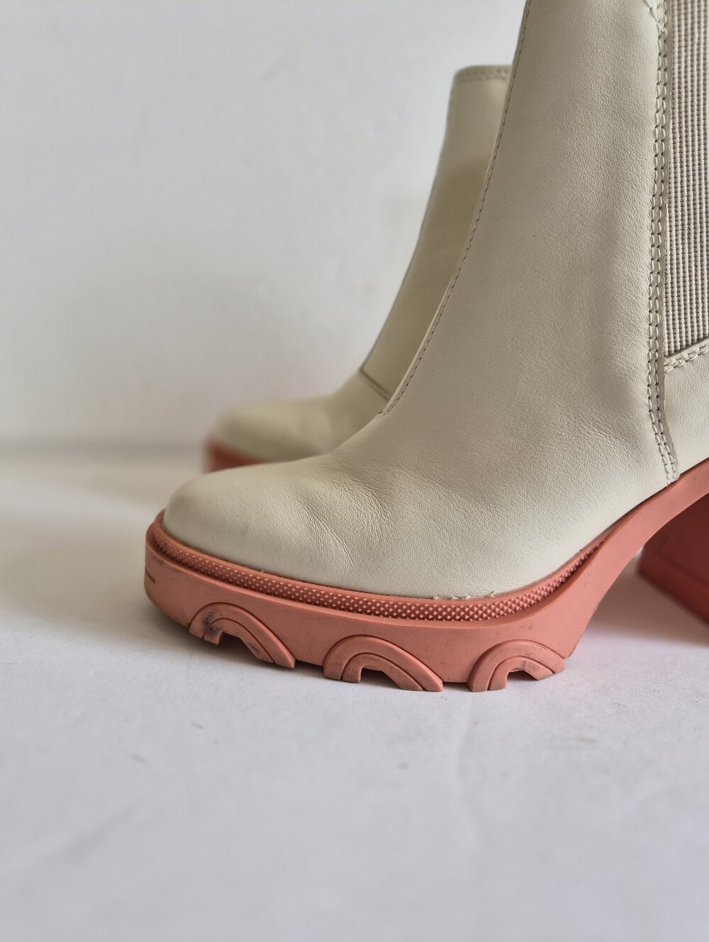 Sorel Brex White Chelsea Natural Pink Waterproof Chunky Heel Boots Size 8.5 - Picture 12 of 16